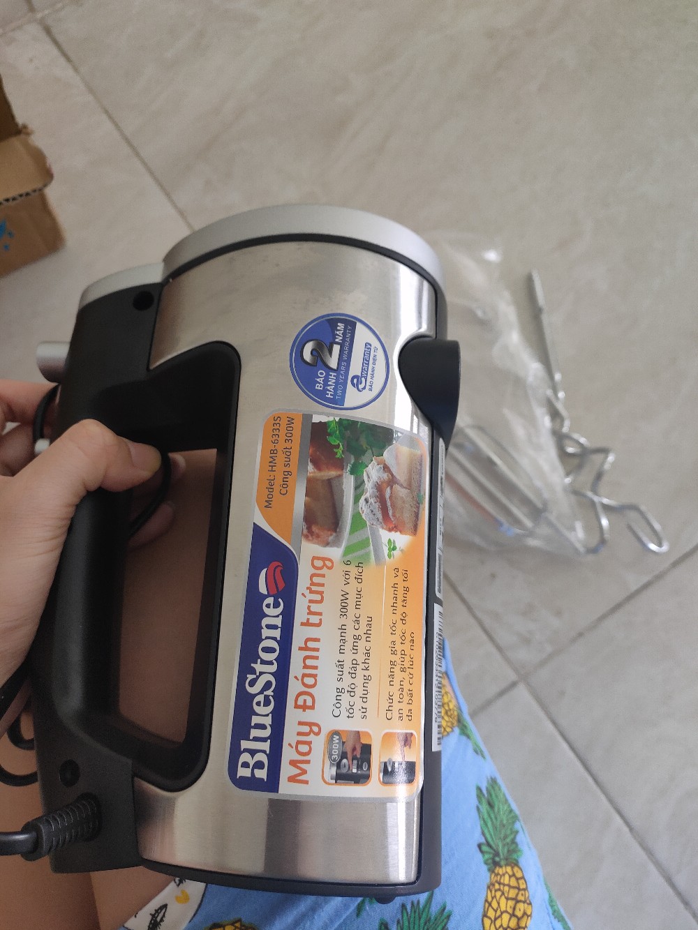Máy đánh trứng Bluestone HMB-6333S 300W - Đồ gia dụng nhà bếp hỗ trợ 2 đầu đánh, 6 tốc độ, dễ sử dụng và vệ sinh