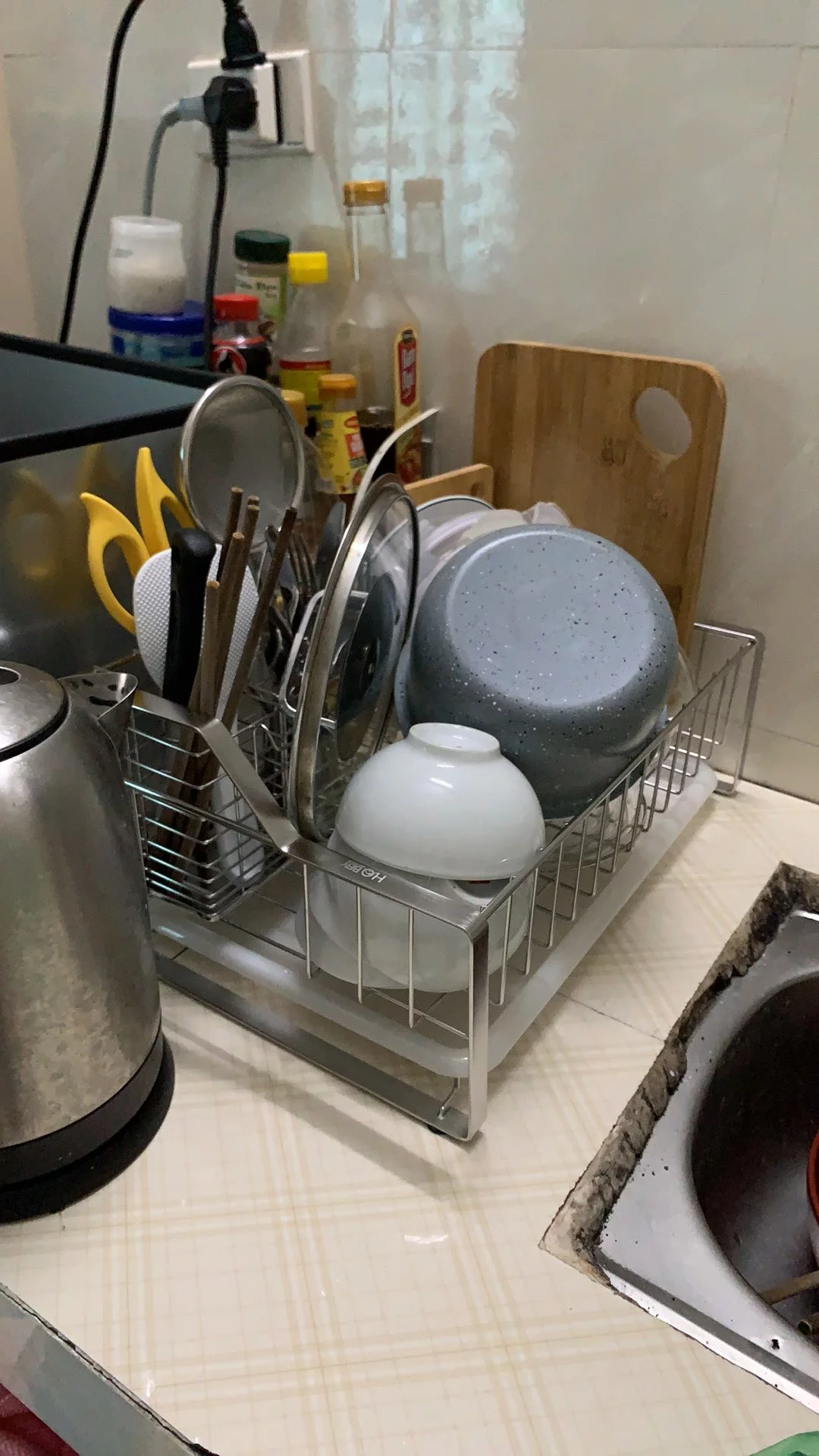 Kệ chén 1 tầng Inox 304 Hobby Home Decor KC2 - Kệ đựng bát cao cấp có khay hứng nước và ống đũa, tiện lợi cho bếp nhà bạn