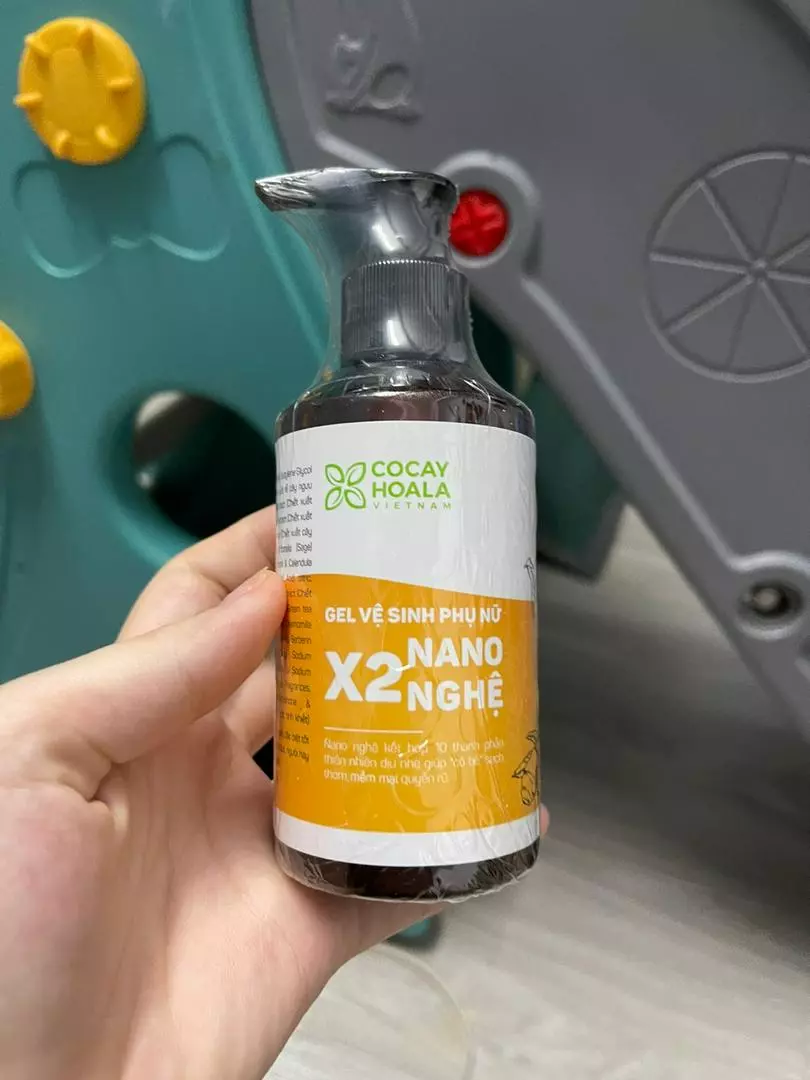 Dung Dịch Vệ Sinh Phụ Nữ Giảm Ngứa Gel X2 Nano Nghệ Cỏ Cây Hoa Lá