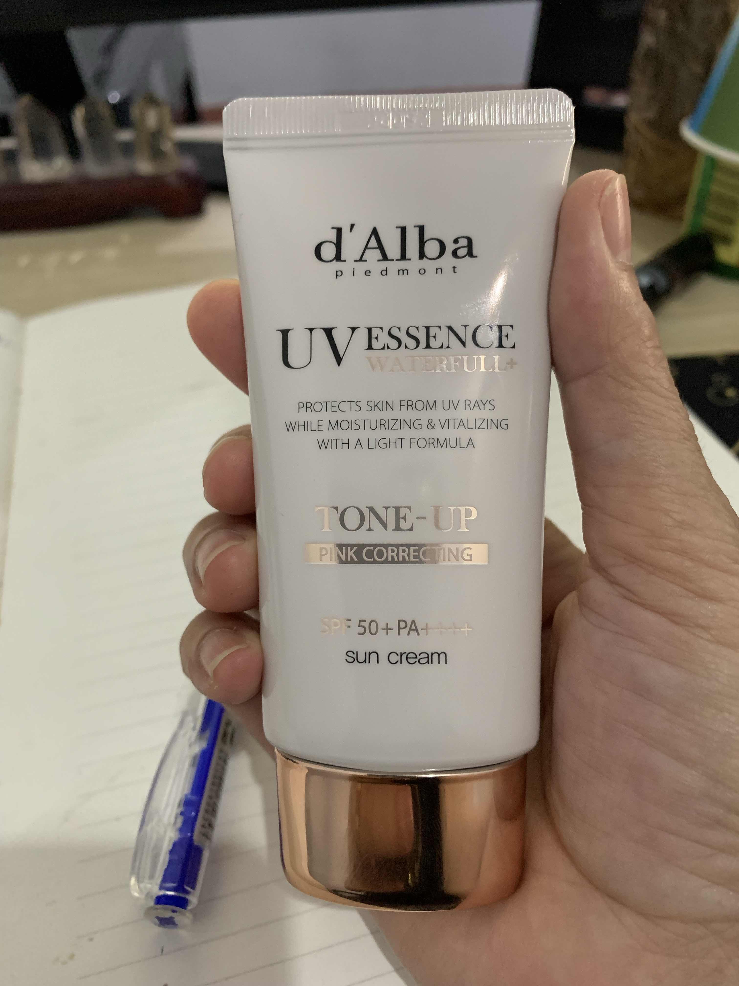 Kem chống nắng nâng tone d'Alba Waterfull Tone-up Sunscreen