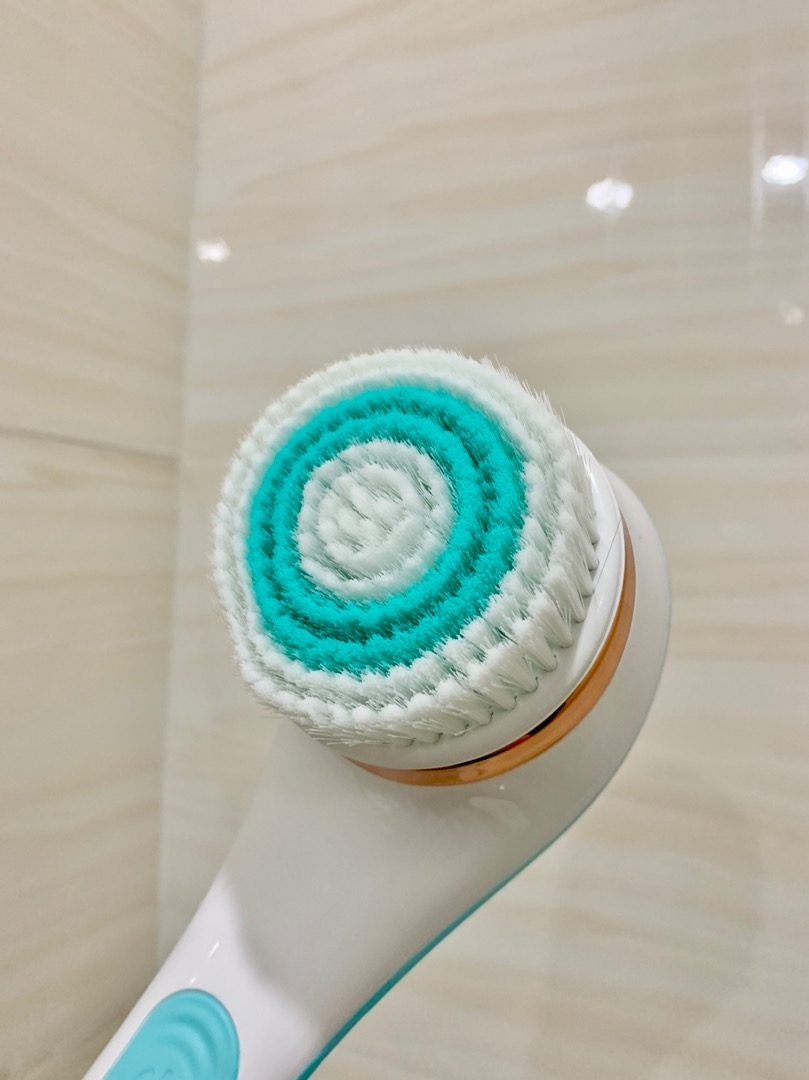 Bàn chải tắm điện tự động Mifan - Thiết bị làm đẹp 4 trong 1, công nghệ massage và làm sạch sâu cho cơ thể với 4 đầu chải, chống nước IPX6.