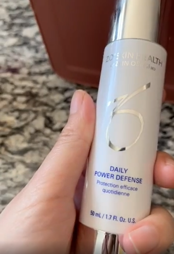 Kem Dưỡng Phục Hồi Da Zo Skin Health Daily Power Defense 50ml - Chống Oxy Hóa, Cải Thiện Nếp Nhăn, Tái Tạo Da, Thích Hợp Mọi Loại Da