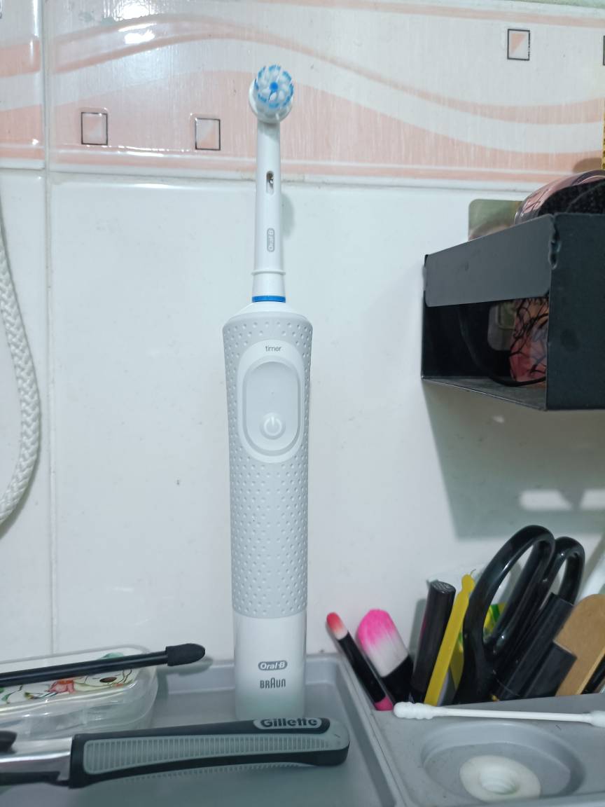 Bàn Chải Đánh Răng Điện Oral-B Pro 100 - Công Nghệ Làm Sạch Đột Phá, Tay Cầm Chống Nước, Hỗ Trợ Chăm Sóc Răng Miệng Toàn Diện