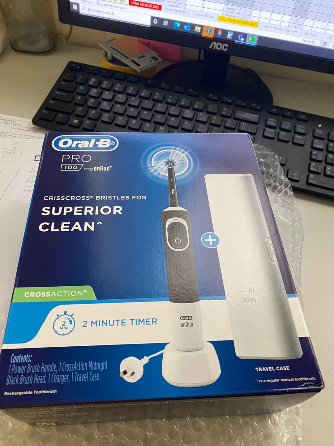 Bàn Chải Đánh Răng Điện Oral-B Pro 100 - Công Nghệ Làm Sạch Đột Phá, Tay Cầm Chống Nước, Hỗ Trợ Chăm Sóc Răng Miệng Toàn Diện
