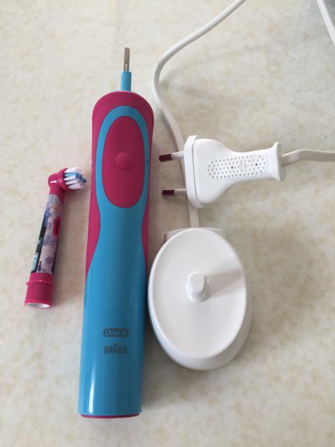 Bàn Chải Điện Oral-B Stages Power Cars Cho Bé Trai - Đánh Răng Hiệu Quả, Tiêu Chuẩn Châu Âu, Dành Cho Trẻ Từ 3 Tuổi