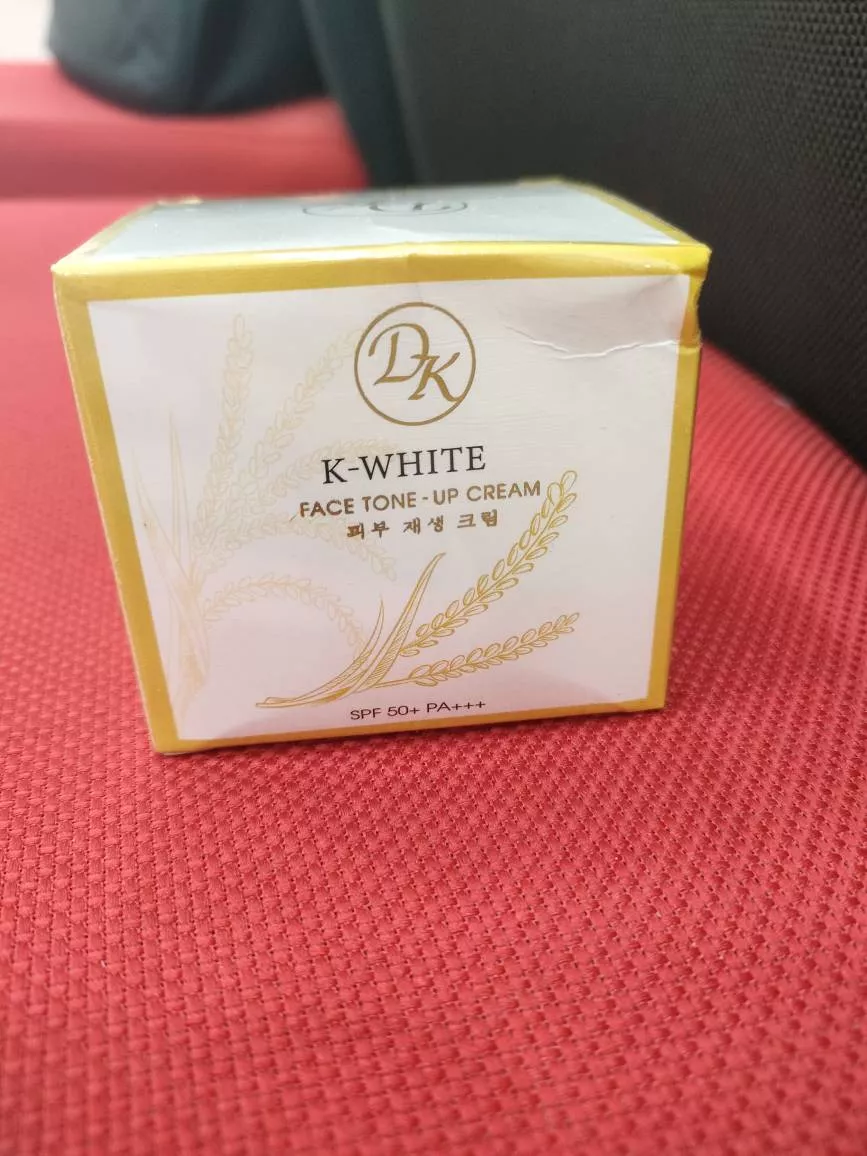 Kem Trị Nám Tàn Nhang Dakami K-White Chính Hãng - Dưỡng Da Với SPF 50+ Bảo Vệ Da Khỏi Tia UV, Giúp Sáng Mịn Da