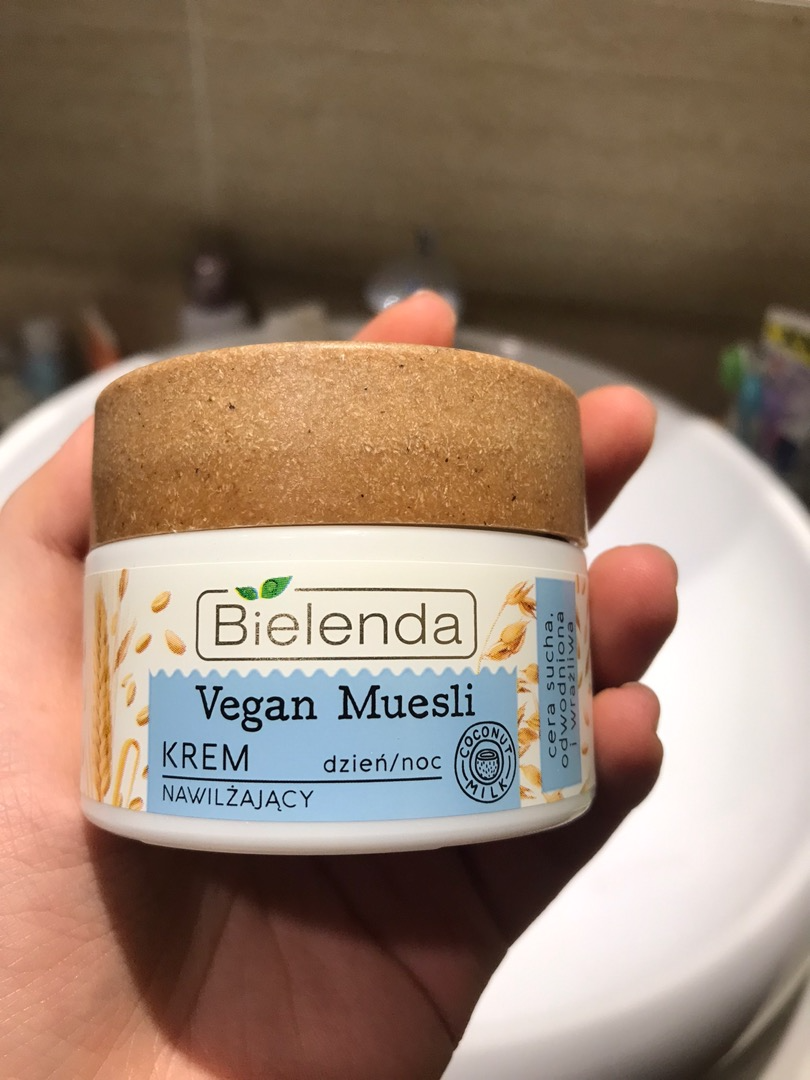 Kem Dưỡng Ẩm Sáng Da Bielenda Vegan Muesli Krem - Dưỡng Ẩm, Làm Sáng, Chiết Xuất Thực Vật, Phù Hợp Cho Mọi Loại Da