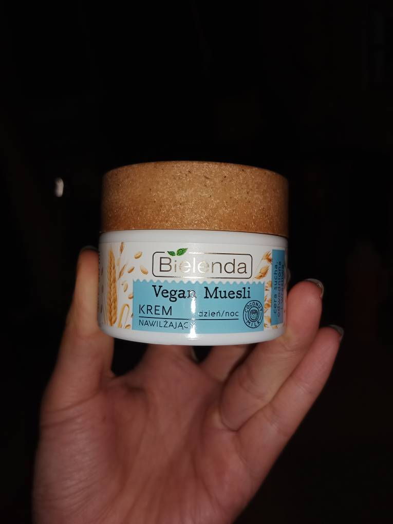 Kem Dưỡng Ẩm Sáng Da Bielenda Vegan Muesli Krem - Dưỡng Ẩm, Làm Sáng, Chiết Xuất Thực Vật, Phù Hợp Cho Mọi Loại Da