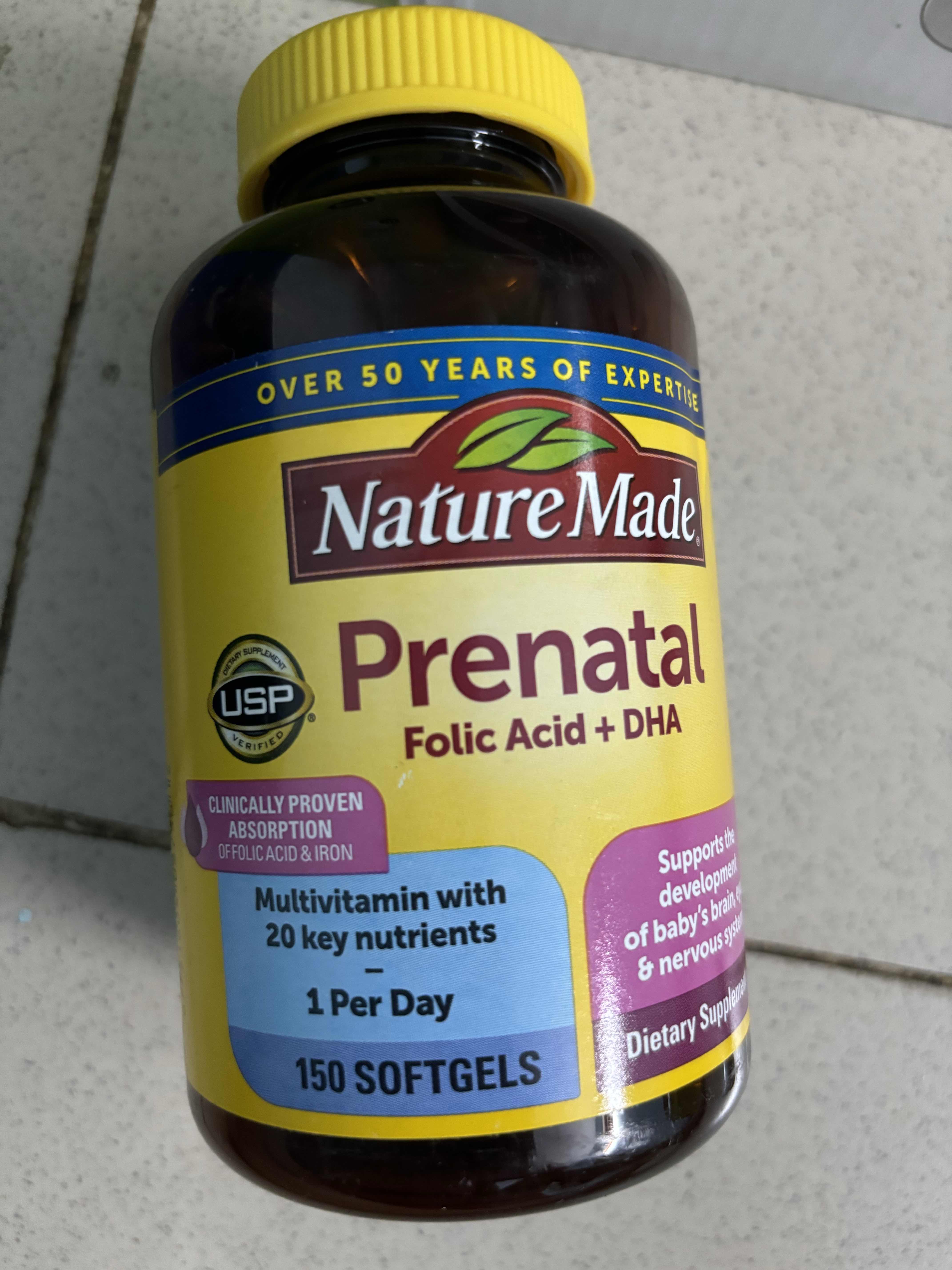 Vitamin tổng hợp dành cho bà bầu Nature Made Prenatal Folic Acid + DHA - 150 viên hỗ trợ sức khỏe mẹ và sự phát triển thai nhi, ngăn dị tật ống thần kinh.
