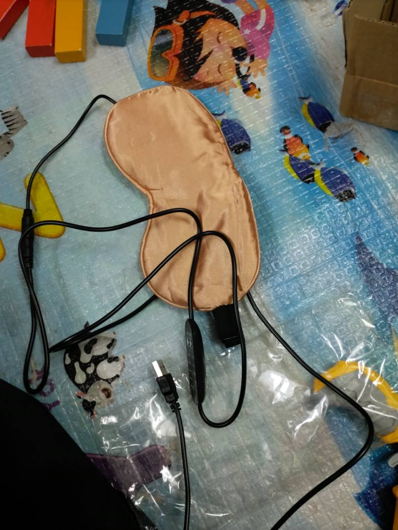 Túi chườm mắt ngải cứu điện - Hỗ trợ thư giãn, giảm mỏi và thâm quầng mắt, 5 mức nhiệt, điều khiển từ xa, chất liệu vải nhung mát dịu