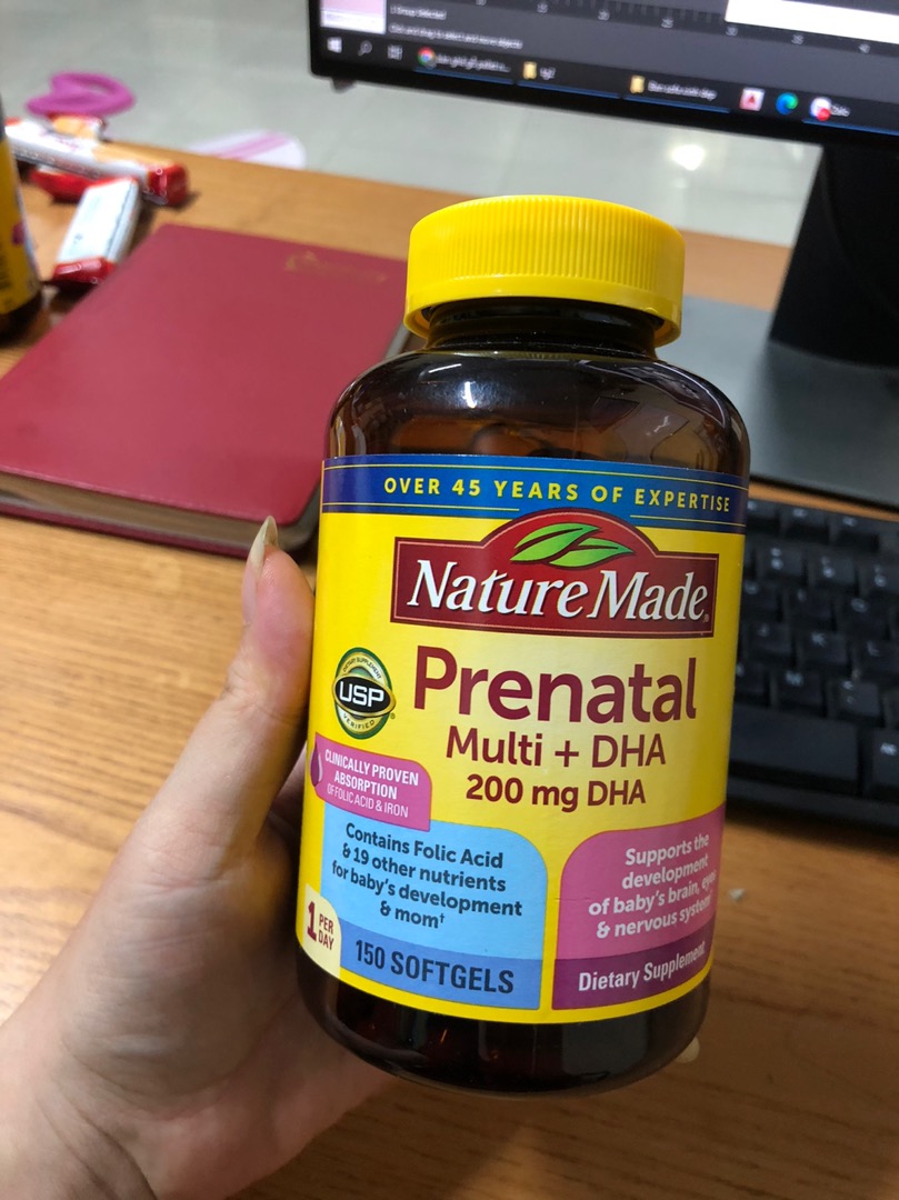 Vitamin tổng hợp dành cho bà bầu Nature Made Prenatal Folic Acid + DHA - 150 viên hỗ trợ sức khỏe mẹ và sự phát triển thai nhi, ngăn dị tật ống thần kinh.