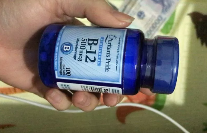 Viên uống vitamin B12 500 mcg Puritan's Pride - Tăng cường năng lượng, hỗ trợ sức khỏe tim mạch và hệ thần kinh - 100 viên nội địa.
