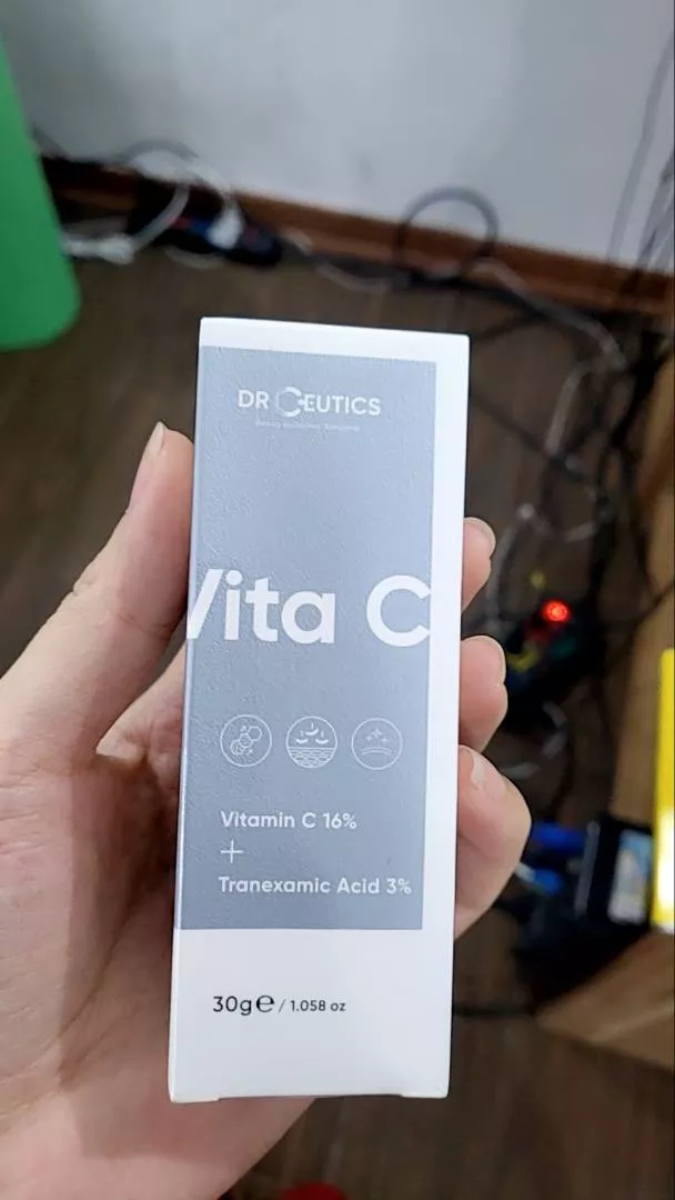Serum DrCeutics Vitamin C 16% + TXA 3% 30ml - Hỗ trợ làm sáng da, cải thiện nám và tình trạng xỉn màu da, phục hồi da hiệu quả.