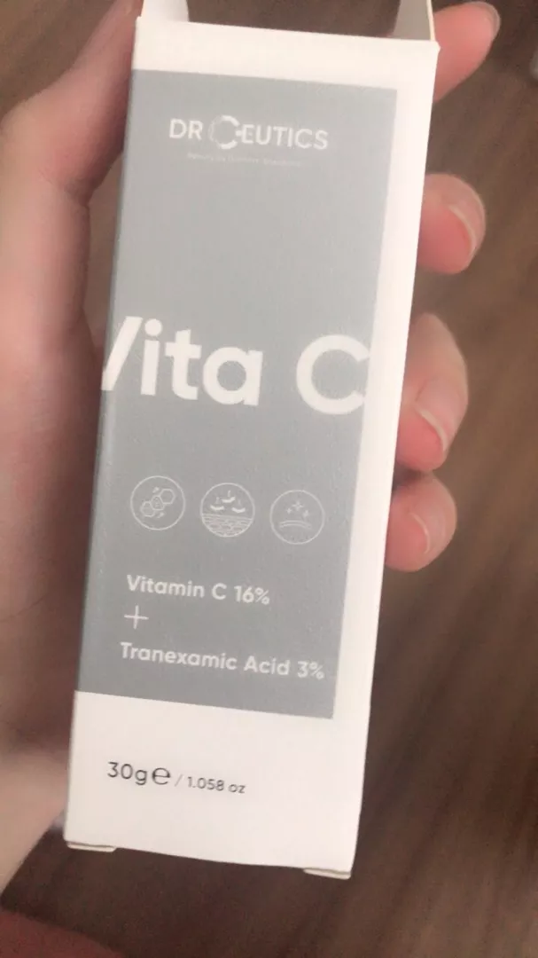 Serum DrCeutics Vitamin C 16% + TXA 3% 30ml - Hỗ trợ làm sáng da, cải thiện nám và tình trạng xỉn màu da, phục hồi da hiệu quả.