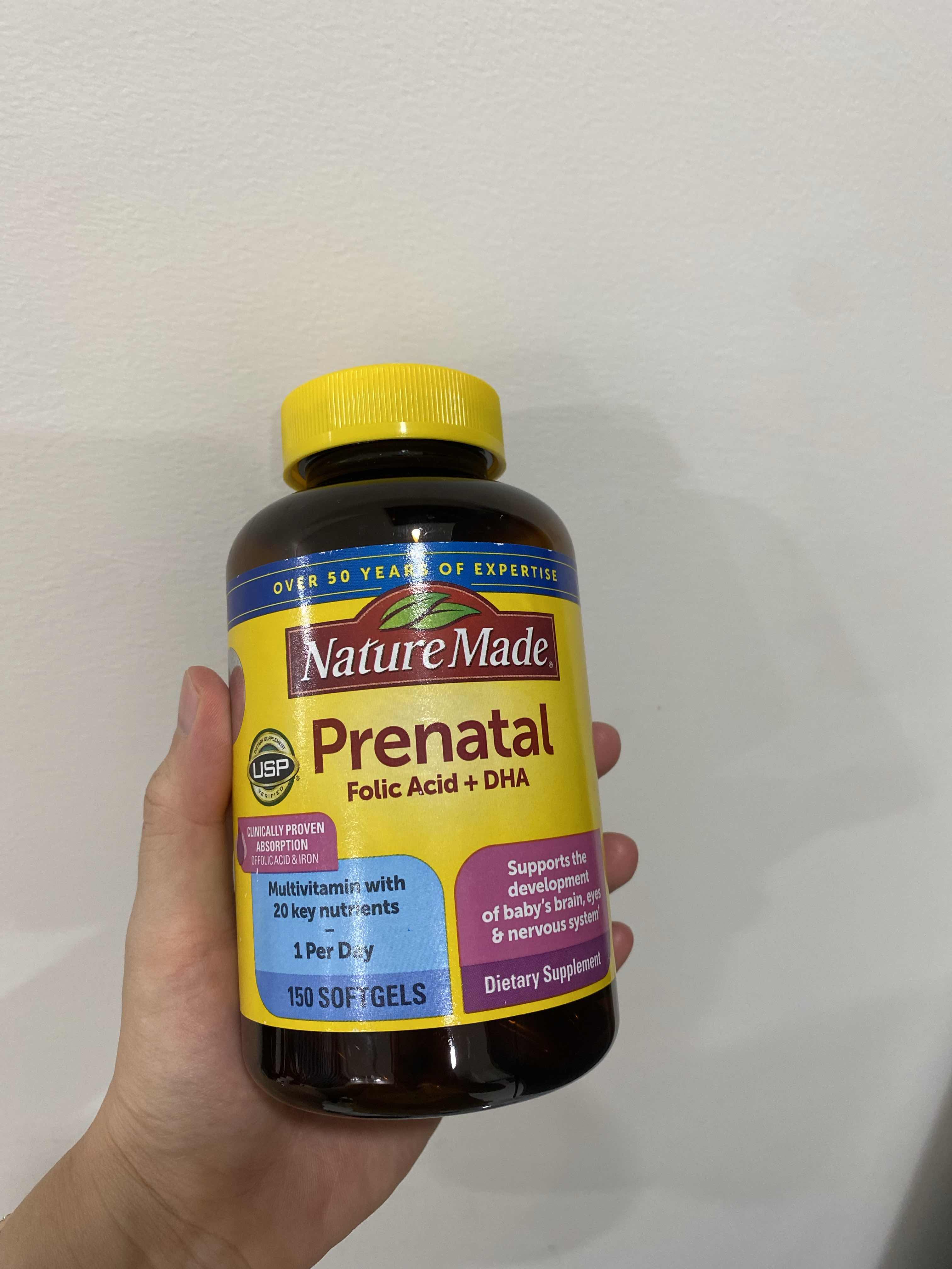 Vitamin tổng hợp dành cho bà bầu Nature Made Prenatal Folic Acid + DHA - 150 viên hỗ trợ sức khỏe mẹ và sự phát triển thai nhi, ngăn dị tật ống thần kinh.