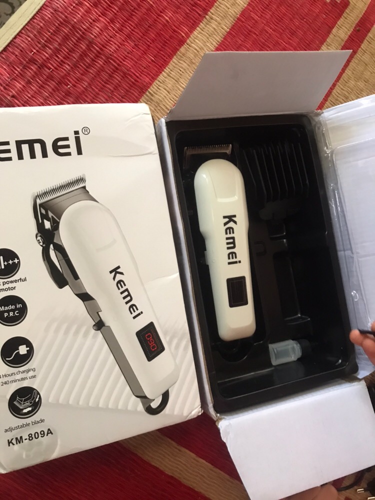 Tông đơ cắt tóc chuyên nghiệp Kemei 809 - Bộ 4 răng lược cao cấp, thiết kế nhỏ gọn, cắt tỉa dễ dàng tại nhà cho bé