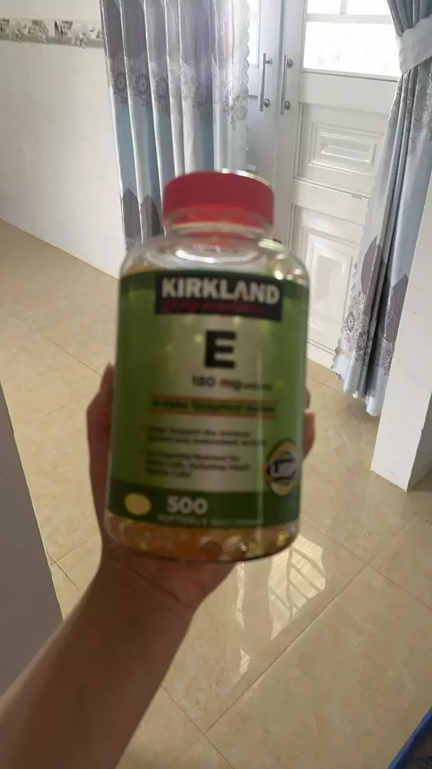 Viên uống Vitamin E 400 IU Kirkland - Hỗ trợ làm đẹp da và sức khỏe tổng thể, hộp 500 viên, chất lượng từ Mỹ