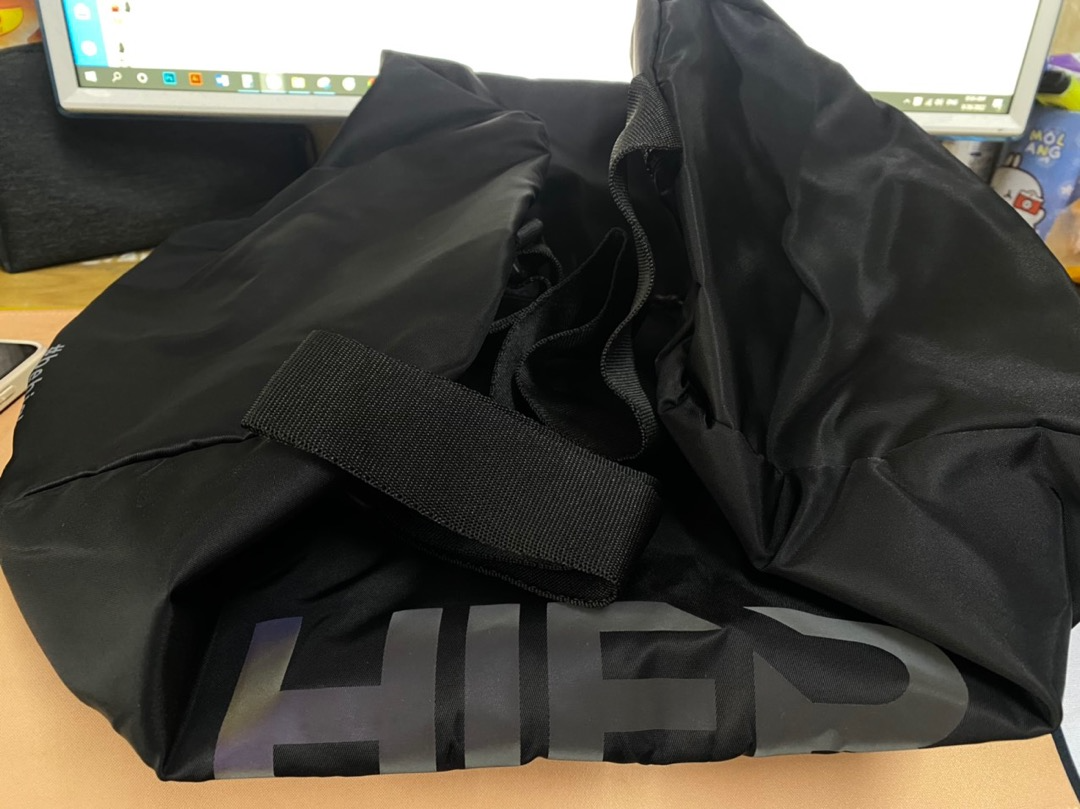 Túi trống thể thao Gym Hier Reflective kháng nước - Vải poly chống thấm cho hoạt động trong và ngoài trời, Logo phản quang sành điệu.