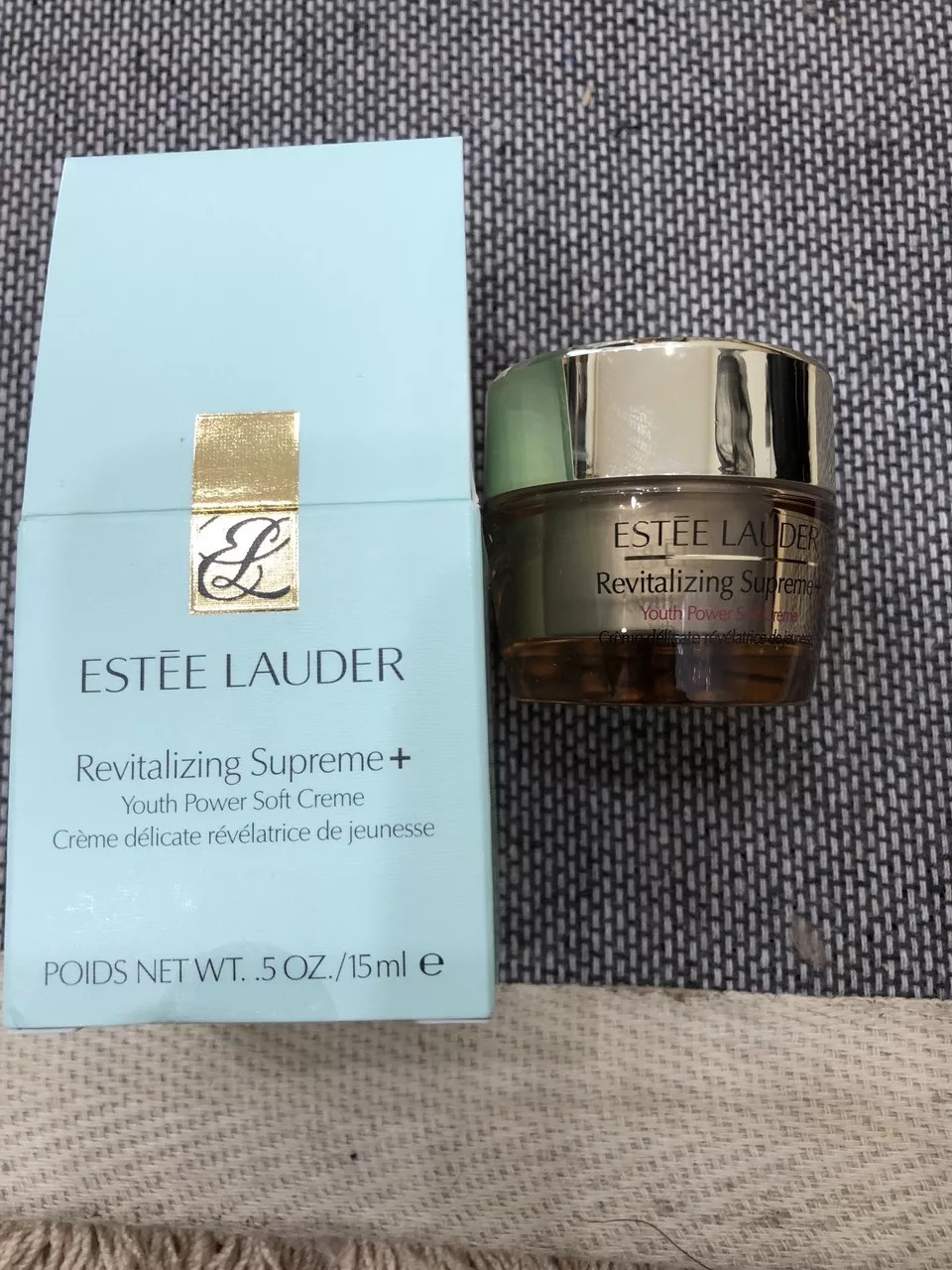 Kem Dưỡng Ẩm Estee Lauder Revitalizing Supreme+ Youth Power Creme 15ML - Tái Tạo Da, Giúp Da Săn Chắc và Rạng Rỡ