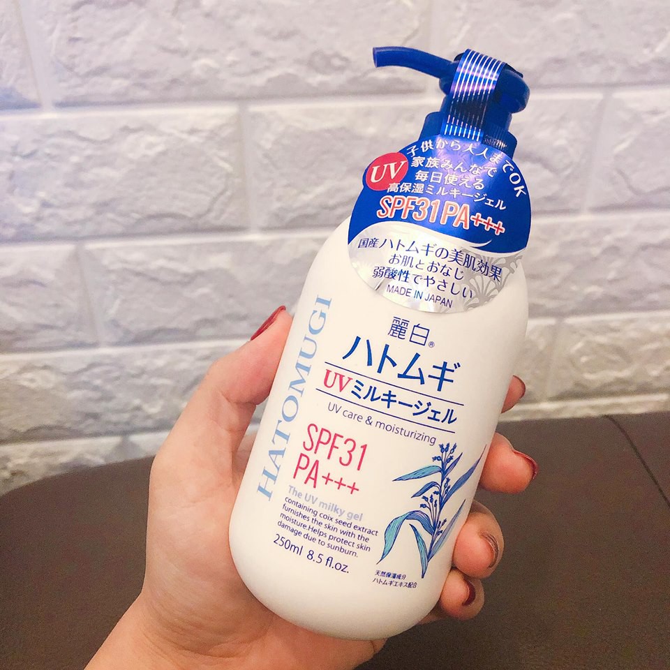 Sữa Dưỡng Thể Hatomugi Nhật Bản - Chống Nắng SPF31 PA+++ Giúp Dưỡng Ẩm và Trắng Da 250ml