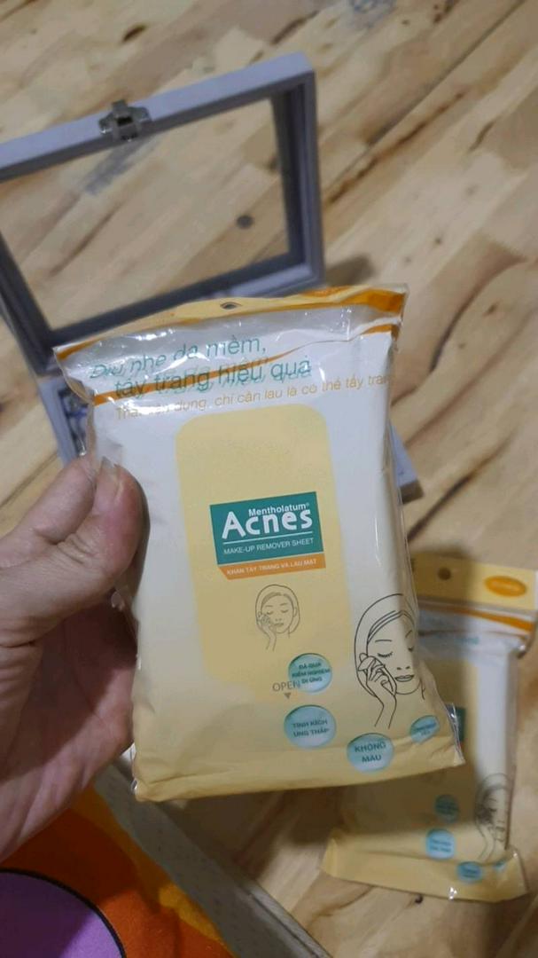 Khăn Giấy Tẩy Trang Acnes Make Up Remover Sheet - 20 Miếng, Kháng Khuẩn, Dưỡng Ẩm, Tiện Lợi Cho Mọi Loại Da