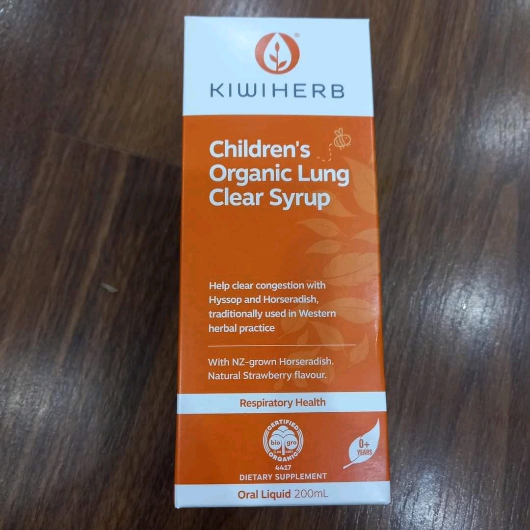 Siro Hỗ Trợ Đẩy Đờm Kiwiherb Dành Cho Trẻ Em - Organic Lung Clear Syrup, Giúp Sạch Đờm, Khỏe Phổi, Hương Vị Dâu Tây Nguyên Chất