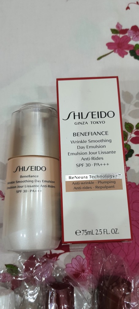 Sữa Dưỡng Da Shiseido Benefiance Wrinkle Smoothing Day Emulsion 75ml - Chống Lão Hóa, Làm Sáng Da, Chỉ Số SPF 30 PA+++