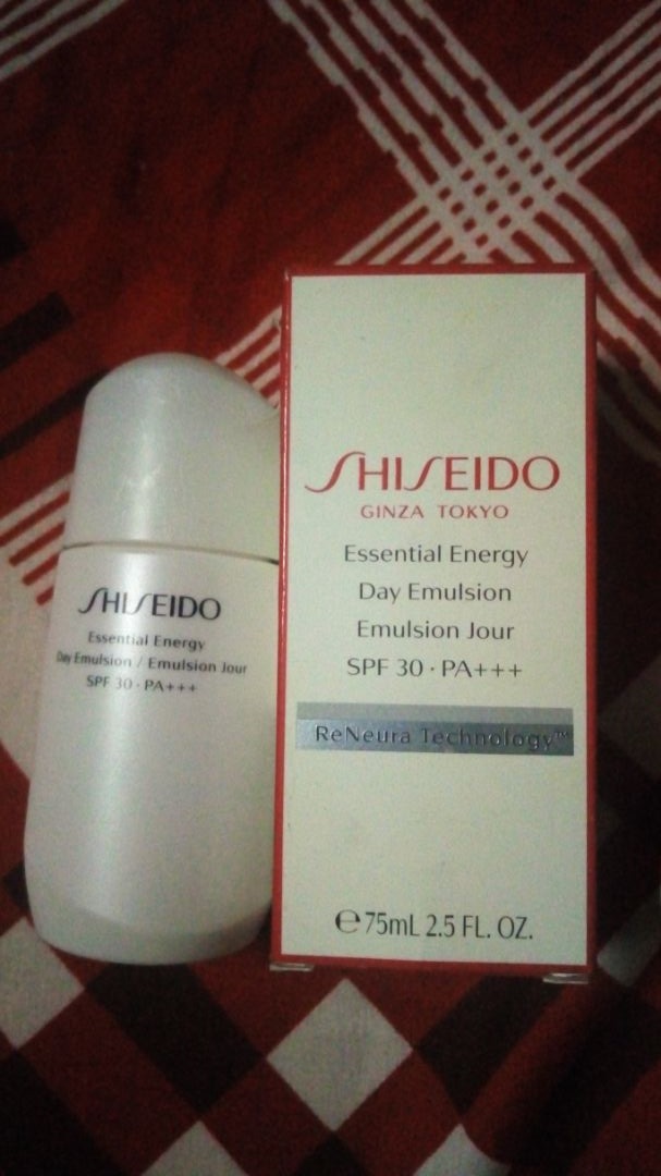Sữa Dưỡng Da Shiseido Essential Energy Day Emulsion 75ml - Dưỡng Ẩm, Trẻ Hóa Da, Chống Nắng Hiệu Quả, Phù Hợp Mọi Loại Da