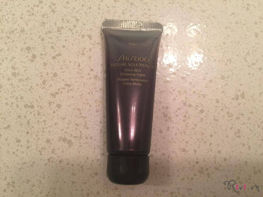 Sữa Rửa Mặt Shiseido Future Solution LX Extra Rich 125ml - Dưỡng Sáng Da, Làm Sạch Sâu, Chống Lão Hóa, Cho Làn Da Tươi Mát, Rạng Rỡ