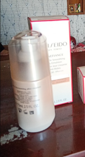 Sữa Dưỡng Da Shiseido Benefiance Wrinkle Smoothing Day Emulsion 75ml - Chống Lão Hóa, Làm Sáng Da, Chỉ Số SPF 30 PA+++