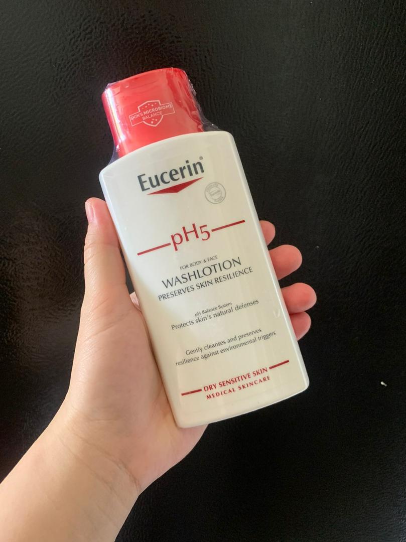 Sữa Tắm Dạng Gel Eucerin pH5 Washlotion 200ml - Giải Pháp Cho Da Nhạy Cảm, Làm Sạch Mềm Mại, Không Paraben