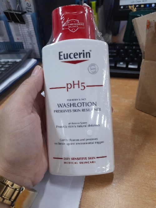 Sữa Tắm Dạng Gel Eucerin pH5 Washlotion 200ml - Giải Pháp Cho Da Nhạy Cảm, Làm Sạch Mềm Mại, Không Paraben