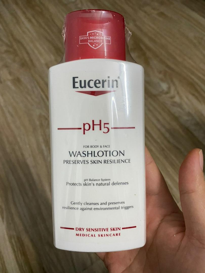 Sữa Tắm Dạng Gel Eucerin pH5 Washlotion 200ml - Giải Pháp Cho Da Nhạy Cảm, Làm Sạch Mềm Mại, Không Paraben