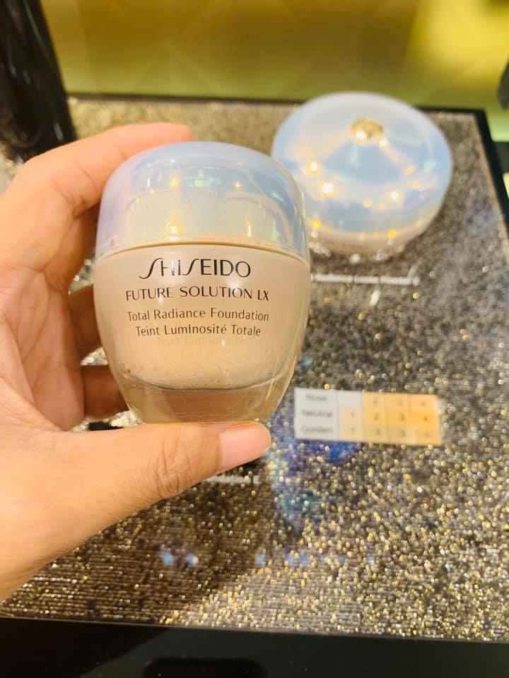 Kem Nền Shiseido Future Solution LX Total Radiance Foundation E 30ml - Kem Chống Lão Hóa, Dưỡng Da Mịn Màng, Tươi Sáng