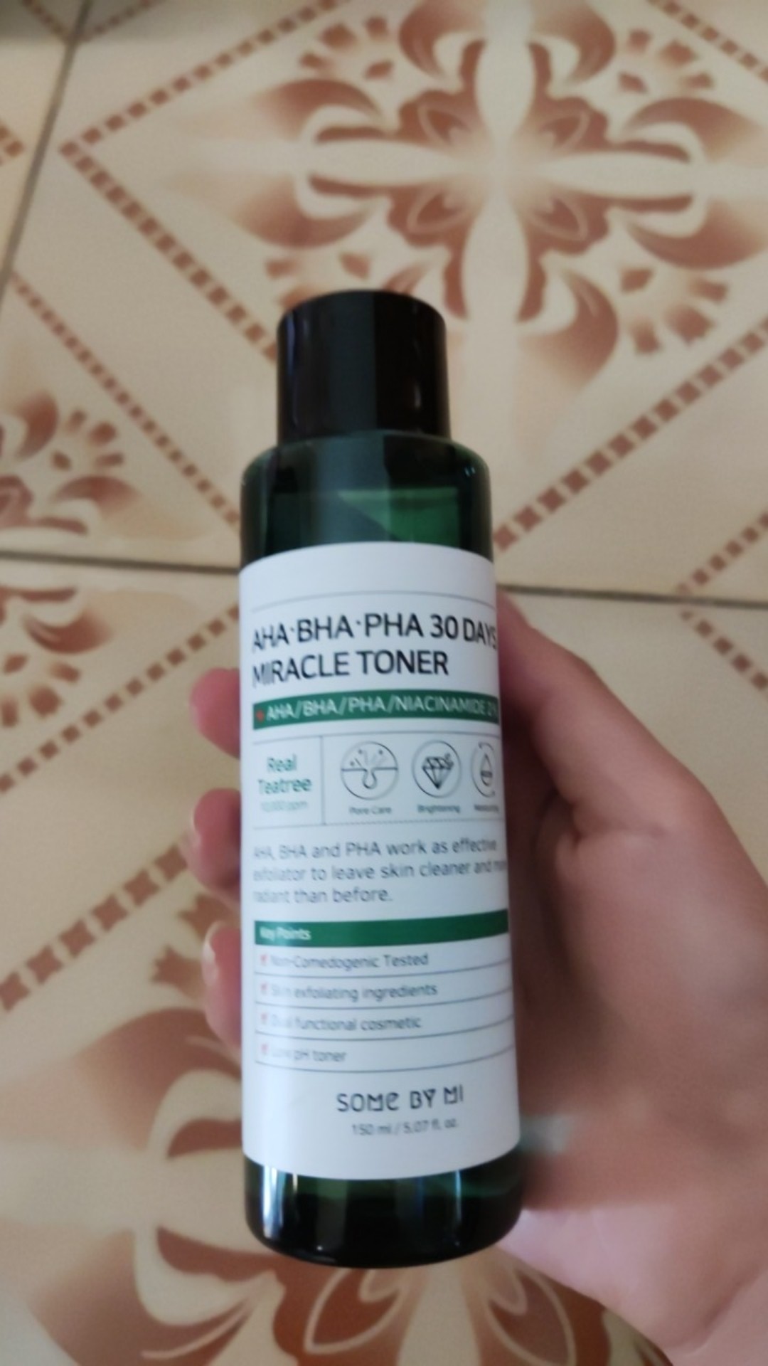 Nước hoa hồng AHA-BHA-PHA 30 Days Miracle Toner - Giúp làm sạch da, điều trị mụn hiệu quả, phù hợp cho mọi loại da 150ml