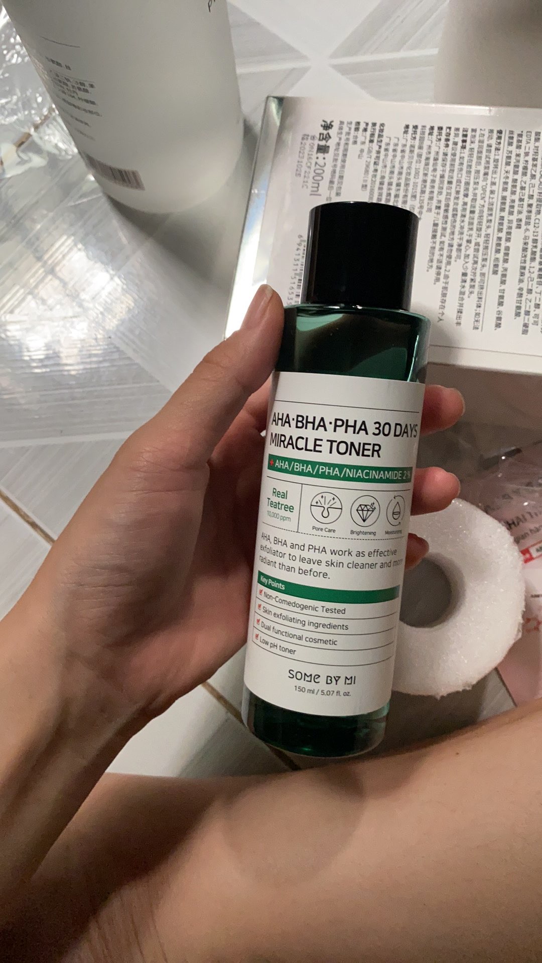 Nước hoa hồng AHA-BHA-PHA 30 Days Miracle Toner - Giúp làm sạch da, điều trị mụn hiệu quả, phù hợp cho mọi loại da 150ml