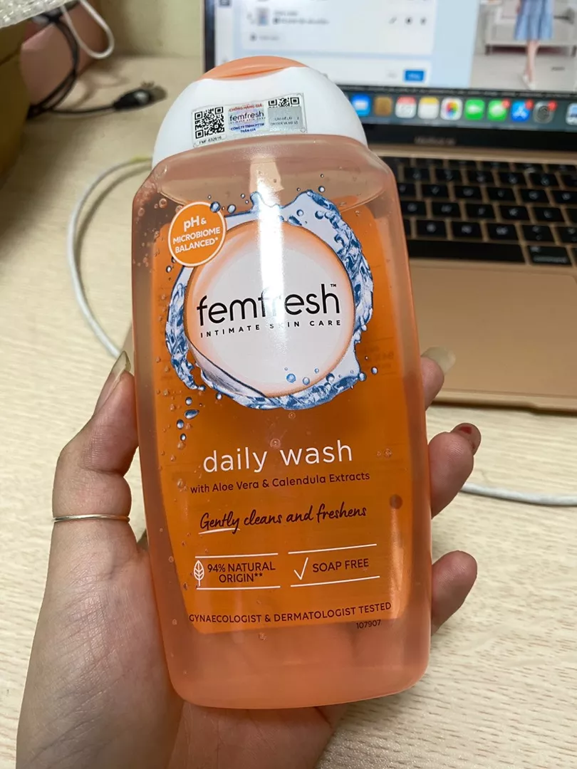 Dung dịch vệ sinh Femfresh Daily 250ml - Giải pháp vệ sinh nhẹ nhàng cho phụ nữ, kháng viêm, kháng khuẩn, bảo vệ vùng kín sạch sẽ, thơm tho