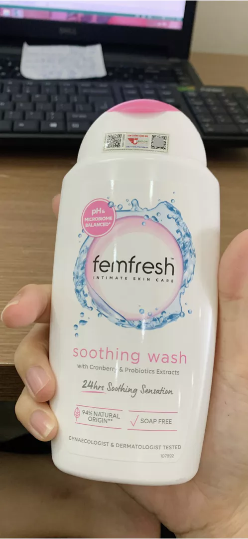 Dung Dịch Vệ Sinh Phụ Nữ Femfresh Soothing Wash 250ml - Giúp Ngăn Ngừa Viêm Nhiễm, Dịu Nhẹ, Nhập Khẩu Từ Anh Quốc