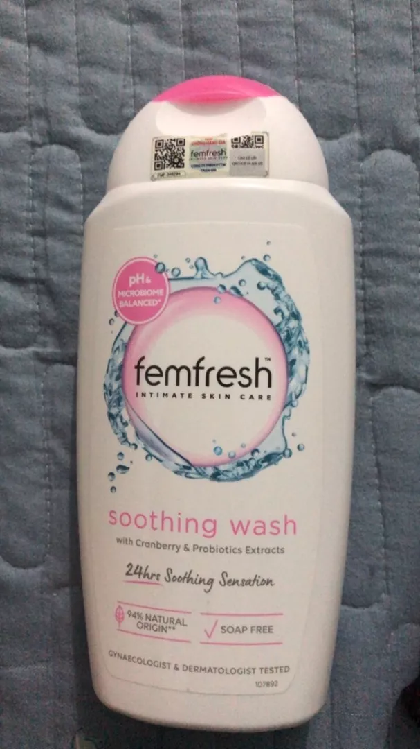 Dung Dịch Vệ Sinh Phụ Nữ Femfresh Soothing Wash 250ml - Giúp Ngăn Ngừa Viêm Nhiễm, Dịu Nhẹ, Nhập Khẩu Từ Anh Quốc