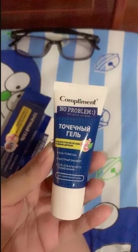 Gel Chấm Mụn Compliment SOS No Problem AHA BHA PHA 25ml - Giải Pháp Làm Khô Mụn, Giảm Sưng Và Ngừa Mụn Tái Phát