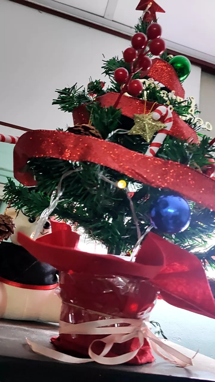 Cây Thông Noel Mini Để Bàn 60cm Kèm Phụ Kiện Trang Trí Giáng Sinh - Quà Tặng Lễ Hội Trang Trí Nhà Cửa