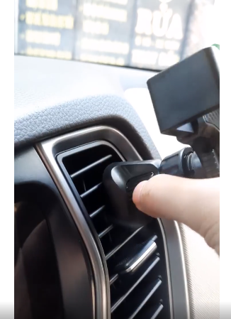Giá Đỡ Điện Thoại Ô Tô Xoay 360 Độ Gắn Khe Gió - Vân Cacbon Sang Trọng, Chất Liệu Nhựa ABS Cao Cấp