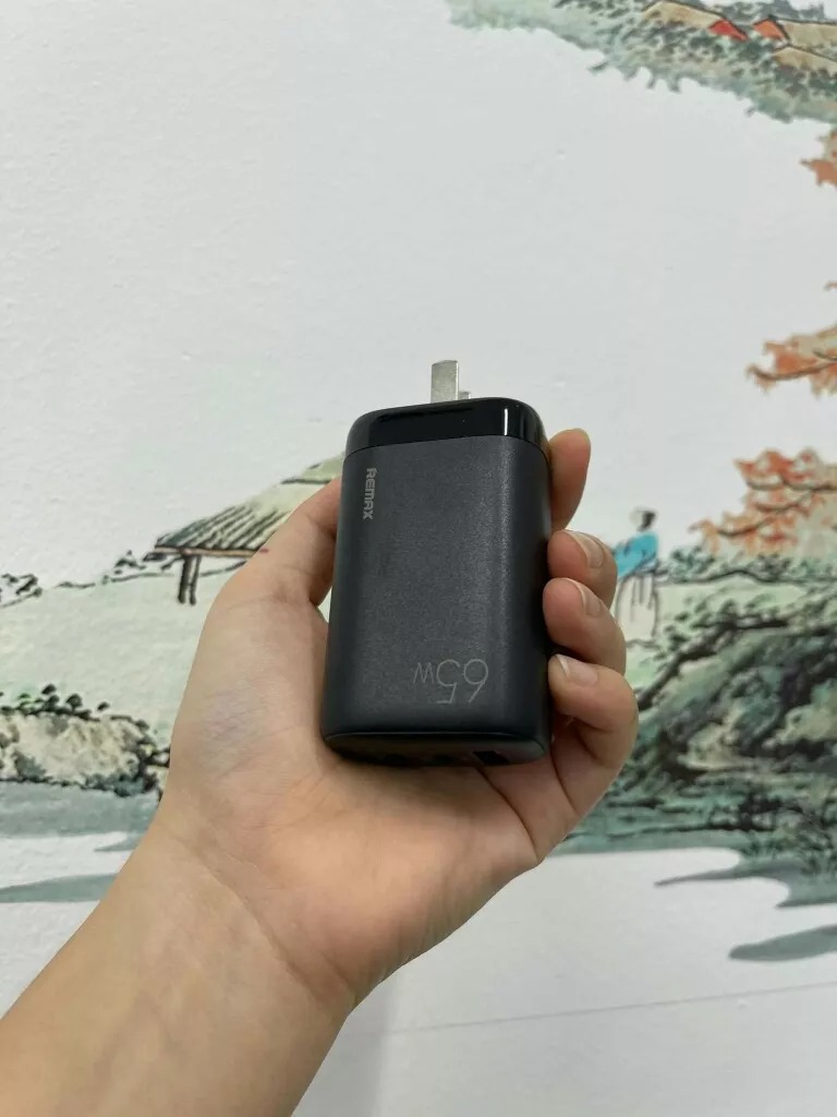 Củ Sạc Nhanh 3 Cổng Remax RP-U55 65W - Sạc Cùng Lúc 3 Thiết Bị, Hỗ Trợ USB-C và USB-A, Phù Hợp Điện Thoại và Laptop