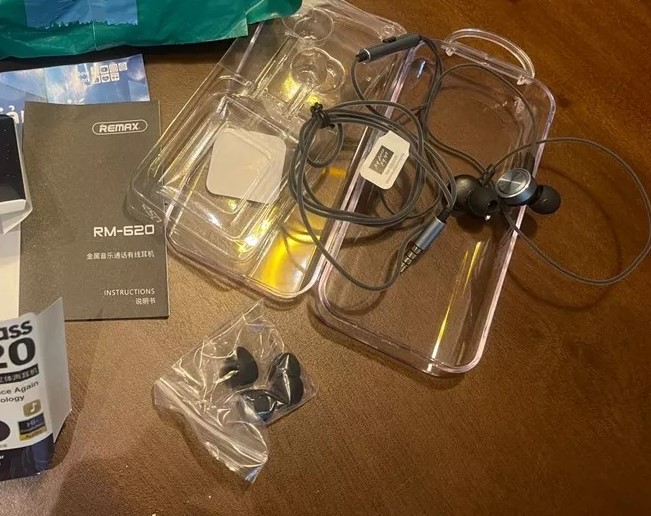 Tai Nghe Có Dây Remax RM-620 - Âm Bass Sâu, In-Ear Chống Ồn, Kiểu Dáng Hiện Đại, Jack Cắm 3.5mm - Phụ Kiện Âm Nhạc Chất Lượng