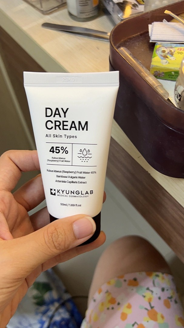 Kem Dưỡng Ngày Nâng Tone Tự Nhiên Kyung Lab 50ml - Tăng Cường Sáng Da, Dưỡng Ẩm, Phù Hợp Mọi Loại Da