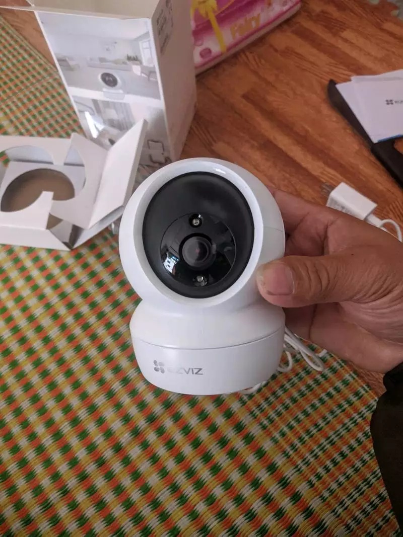 Camera IP Wifi trong nhà xoay 360 Ezviz C6N 1080p - Giám sát hiệu quả ngày đêm, tích hợp micro và loa đàm thoại 2 chiều