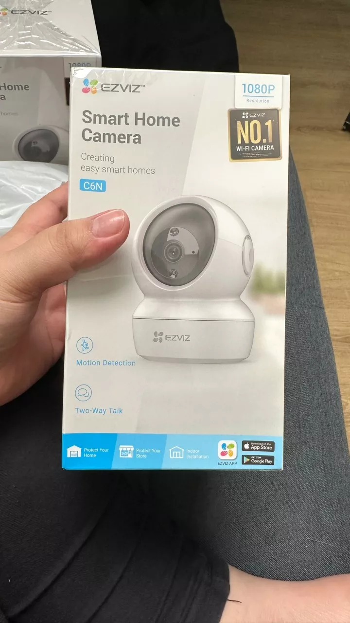 Camera IP Wifi trong nhà xoay 360 Ezviz C6N 1080p - Giám sát hiệu quả ngày đêm, tích hợp micro và loa đàm thoại 2 chiều