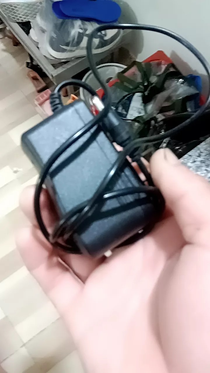Cục Sạc Pin Áo Điều Hòa Quạt Gió 8.4V - Thiết Bị Tiện Lợi Cho Mùa Hè, Tự Ngắt Khi Đầy, Phù Hợp Với Nhiều Loại Áo Điều Hòa