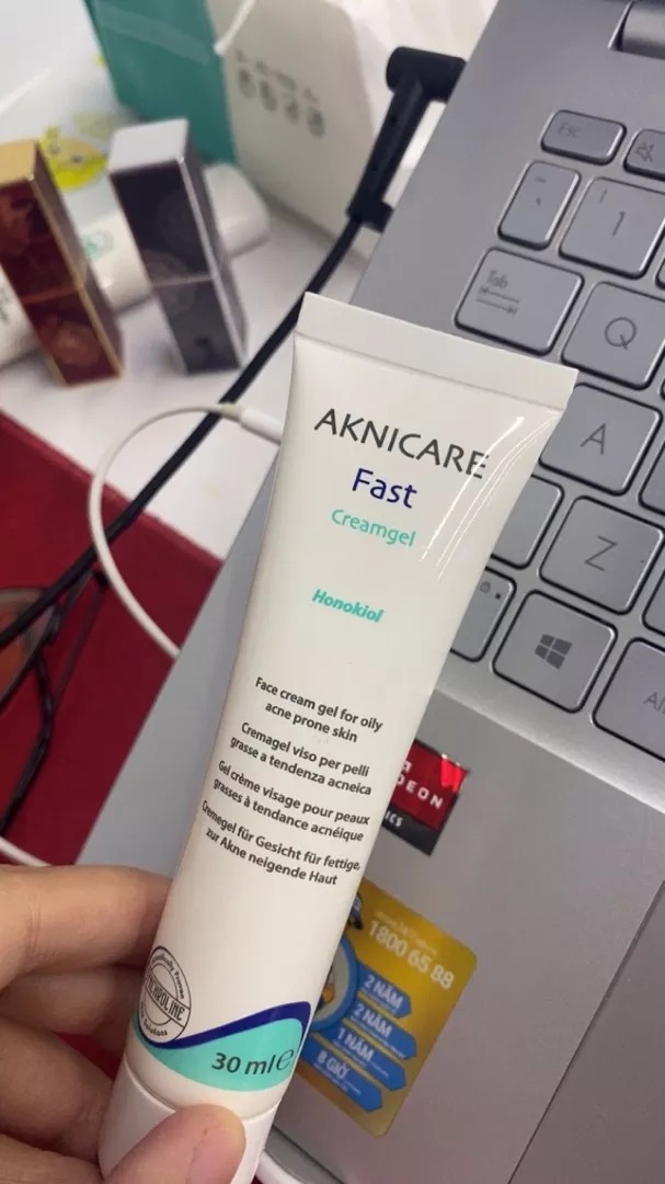 Kem Dưỡng Aknicare Fast Creamgel Giảm Nhờn Mụn - Chăm Sóc Da Mụn Hiệu Quả, Kiểm Soát Dầu và Làm Dịu Viêm Mụn 30ml