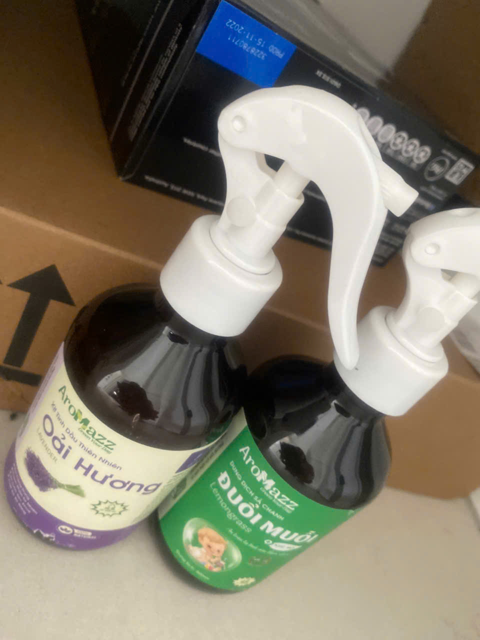 Xịt Đuổi Muỗi Tinh Dầu Thiên Nhiên AroMazz 300ml - Khử Mùi, Diệt Khuẩn, An Toàn Cho Gia Đình